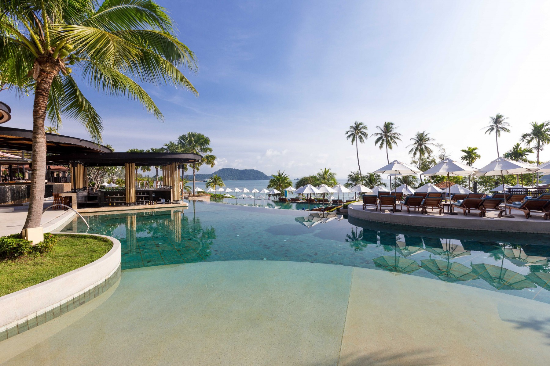 Panwa phuket. Панва Бич Пхукет. Пулман Панва Пхукет. Пляж Панва Пхукет. Pullman Phuket Panwa Beach Resort отливы приливы период.